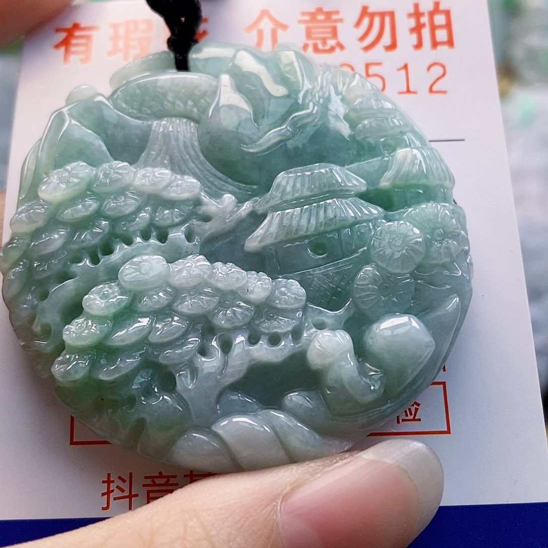 吊坠(不含链)未镶嵌翡翠