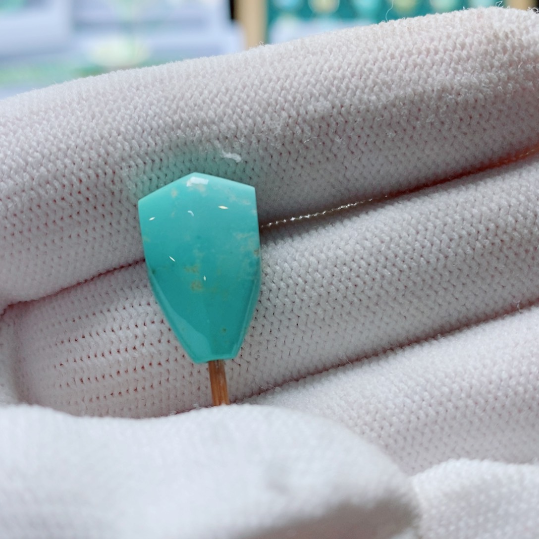 绿松石未镶嵌珠宝半成品