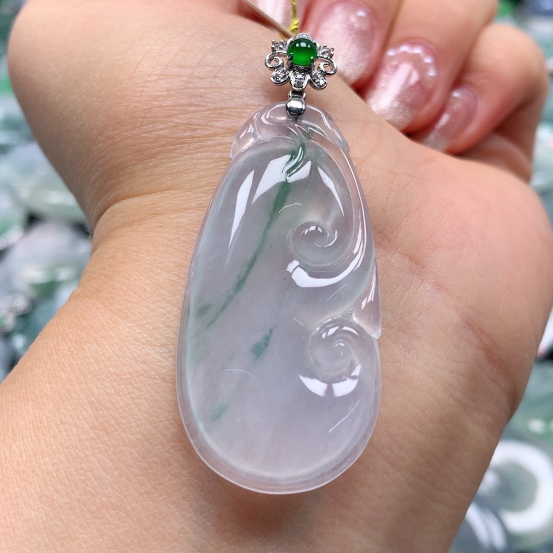 翡翠颈饰18K金镶嵌天然翡翠