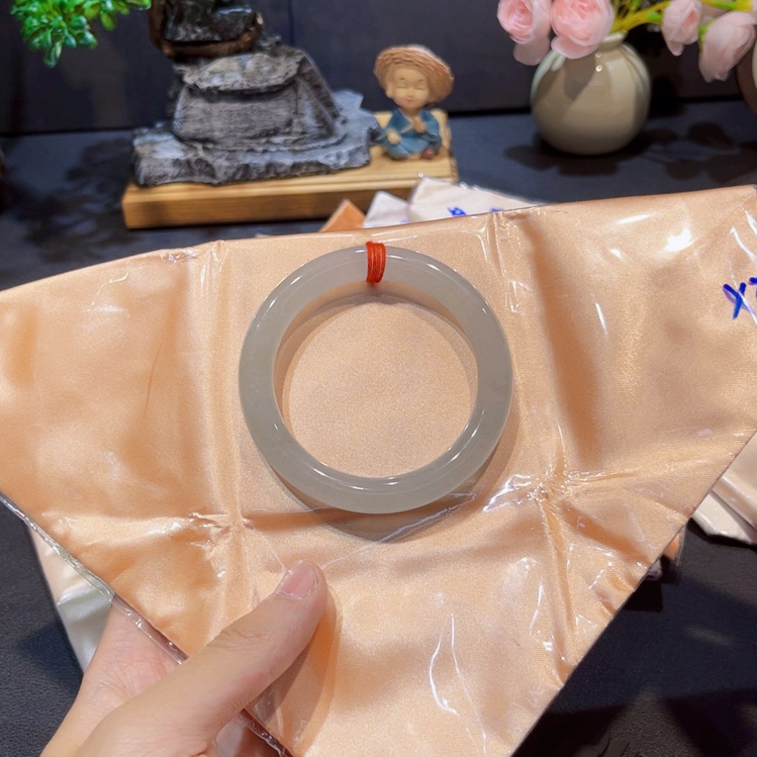 翡翠手镯未镶嵌翡翠手镯52圈口