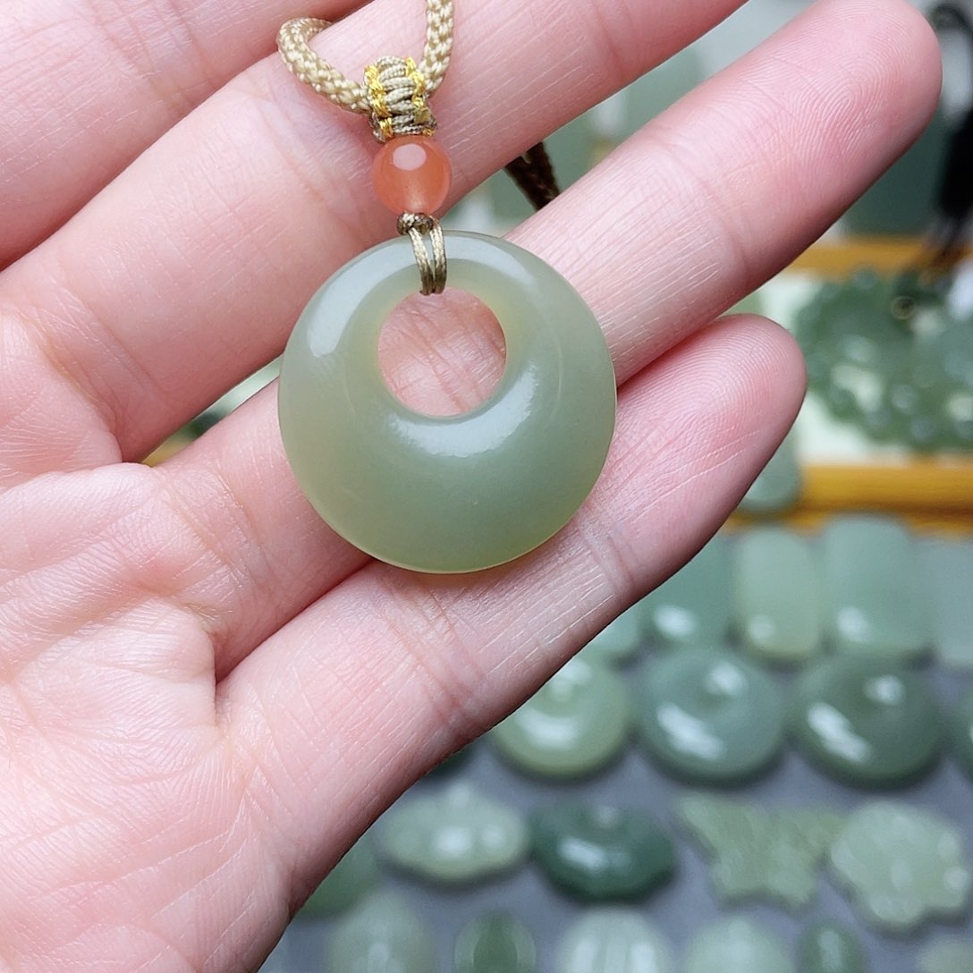 和田玉未镶嵌挂件