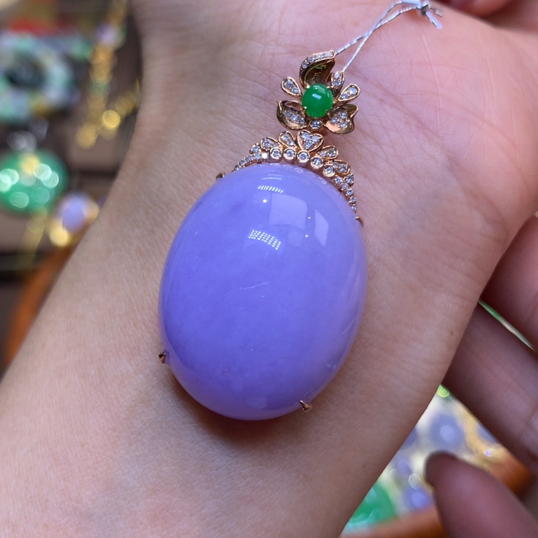 翡翠18K金镶嵌颈饰