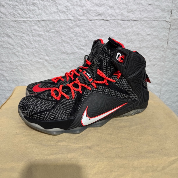 95新 NIKE/耐克 42.5码 詹姆斯12 黑色 球鞋