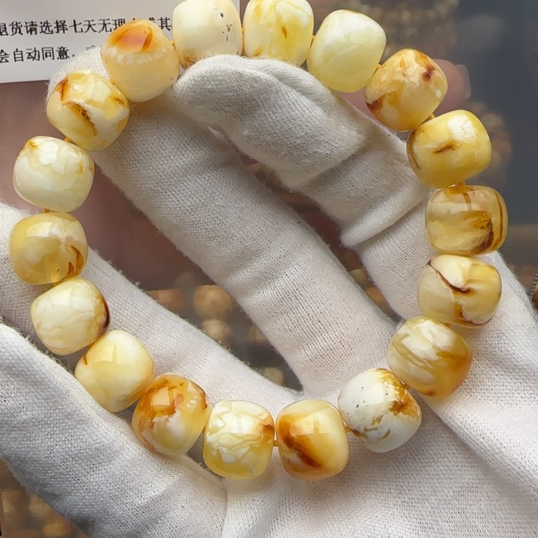 琥珀裸石未镶嵌青****群琥珀蜜蜡