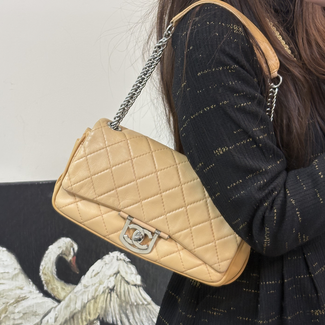 95新 Chanel/香奈儿 奶茶色链条手提单肩包包