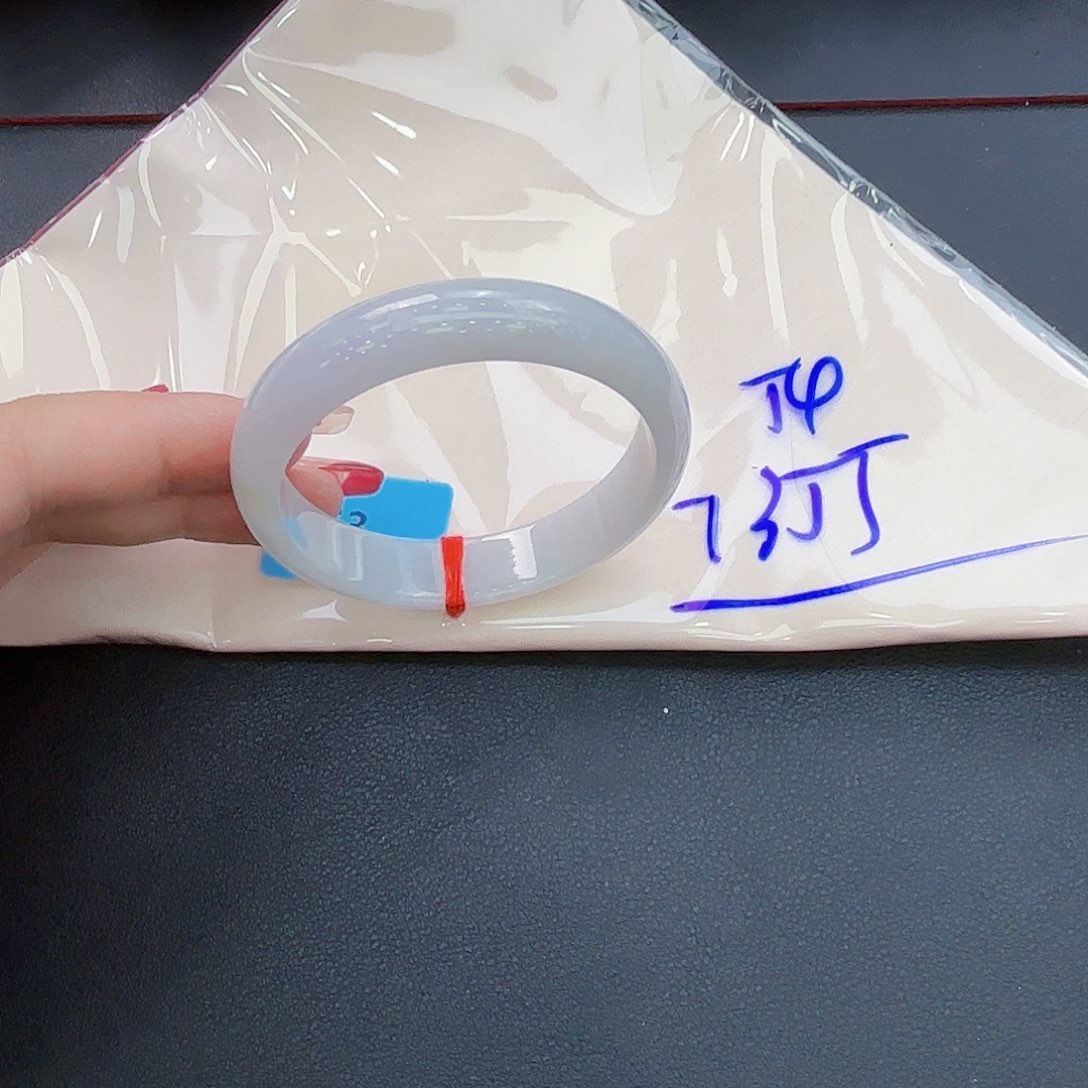 翡翠手镯未镶嵌天然缅甸a货翡翠 