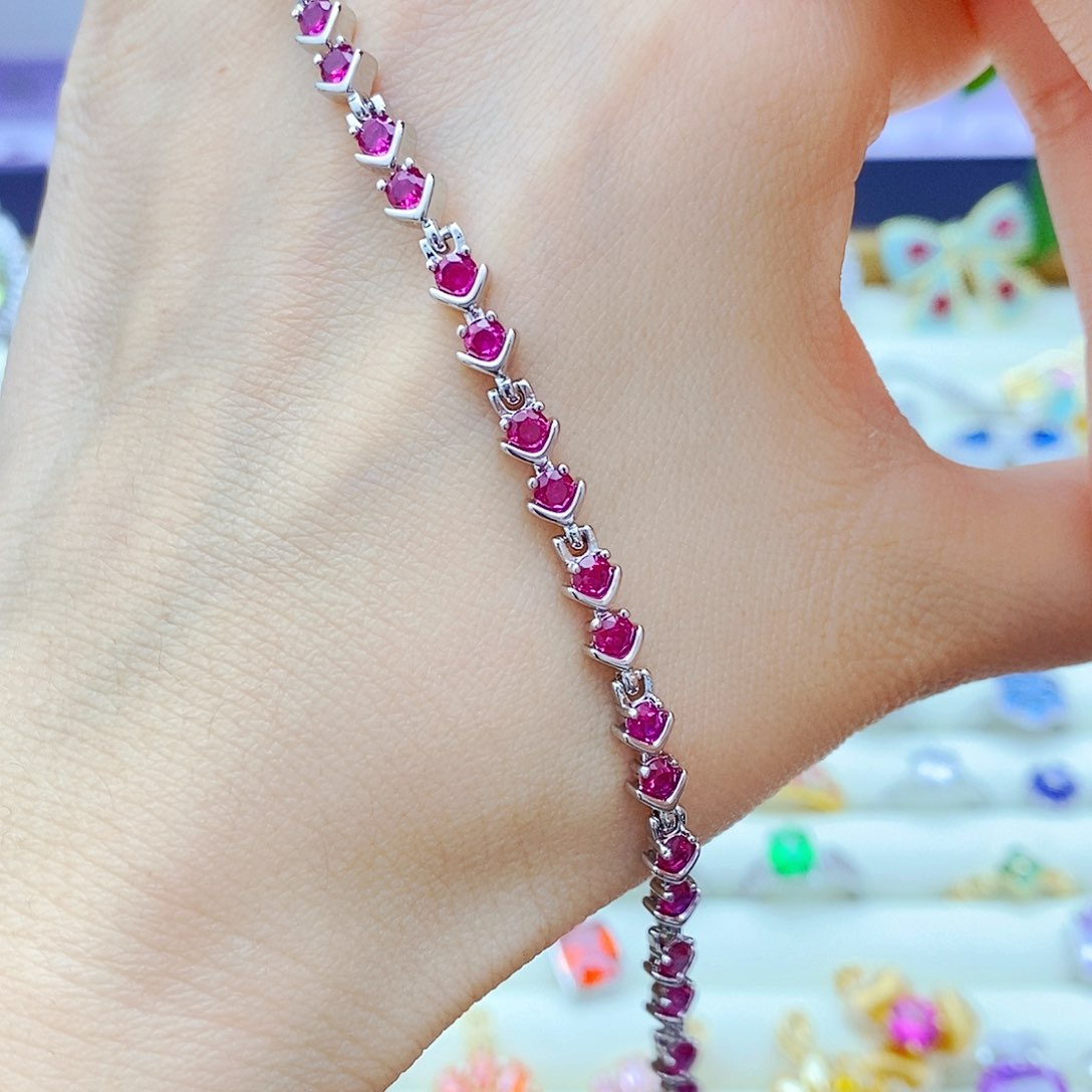 未镶嵌手链红宝石