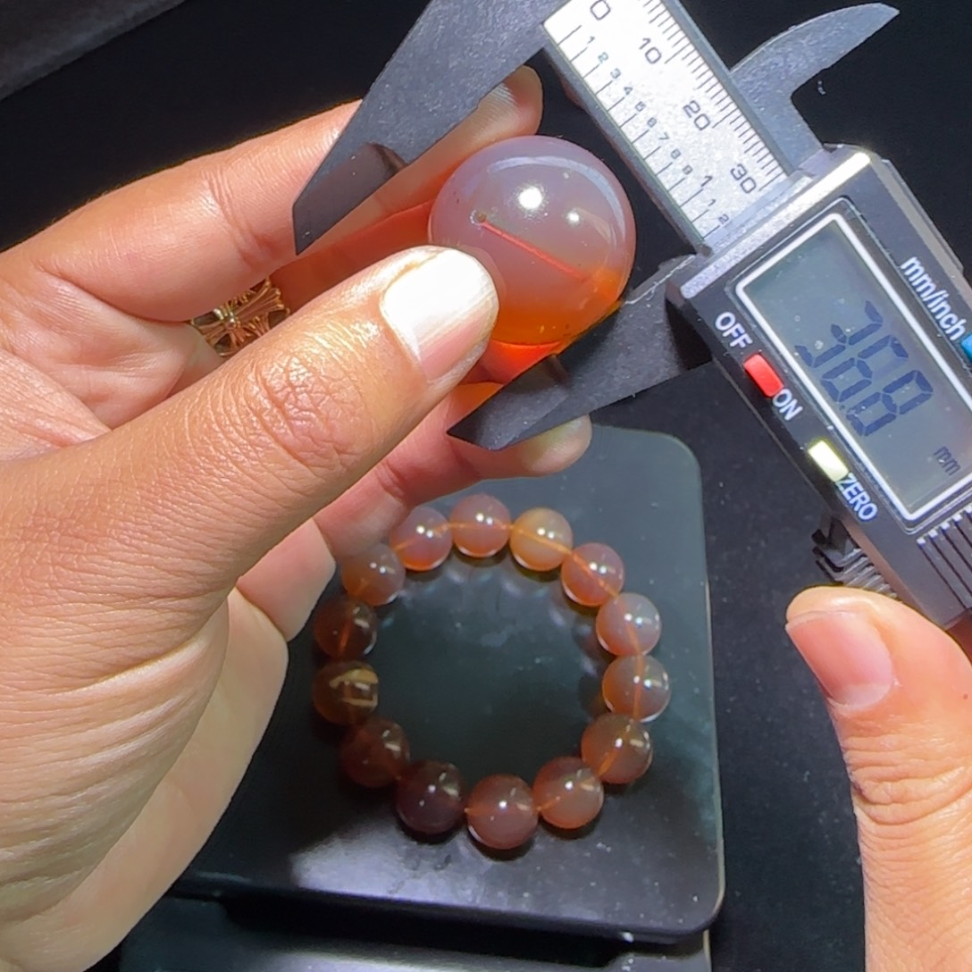 琥珀未镶嵌裸石琥珀