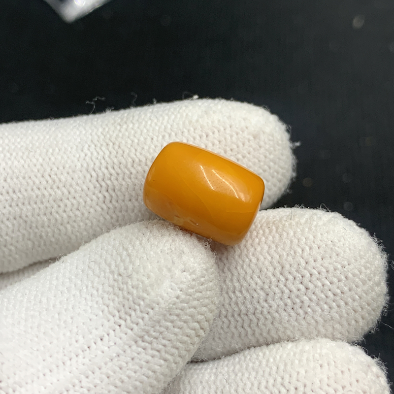 Q1205保真原矿俄料尺寸10.9*14mm蜜蜡单颗马蹄斜切顶珠微瑕放漏