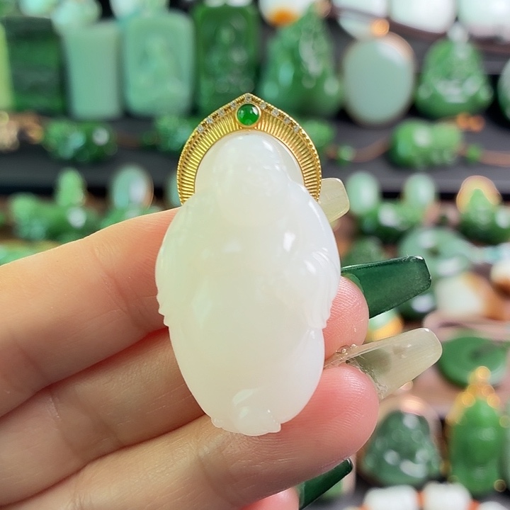 和田玉18K金镶嵌挂件