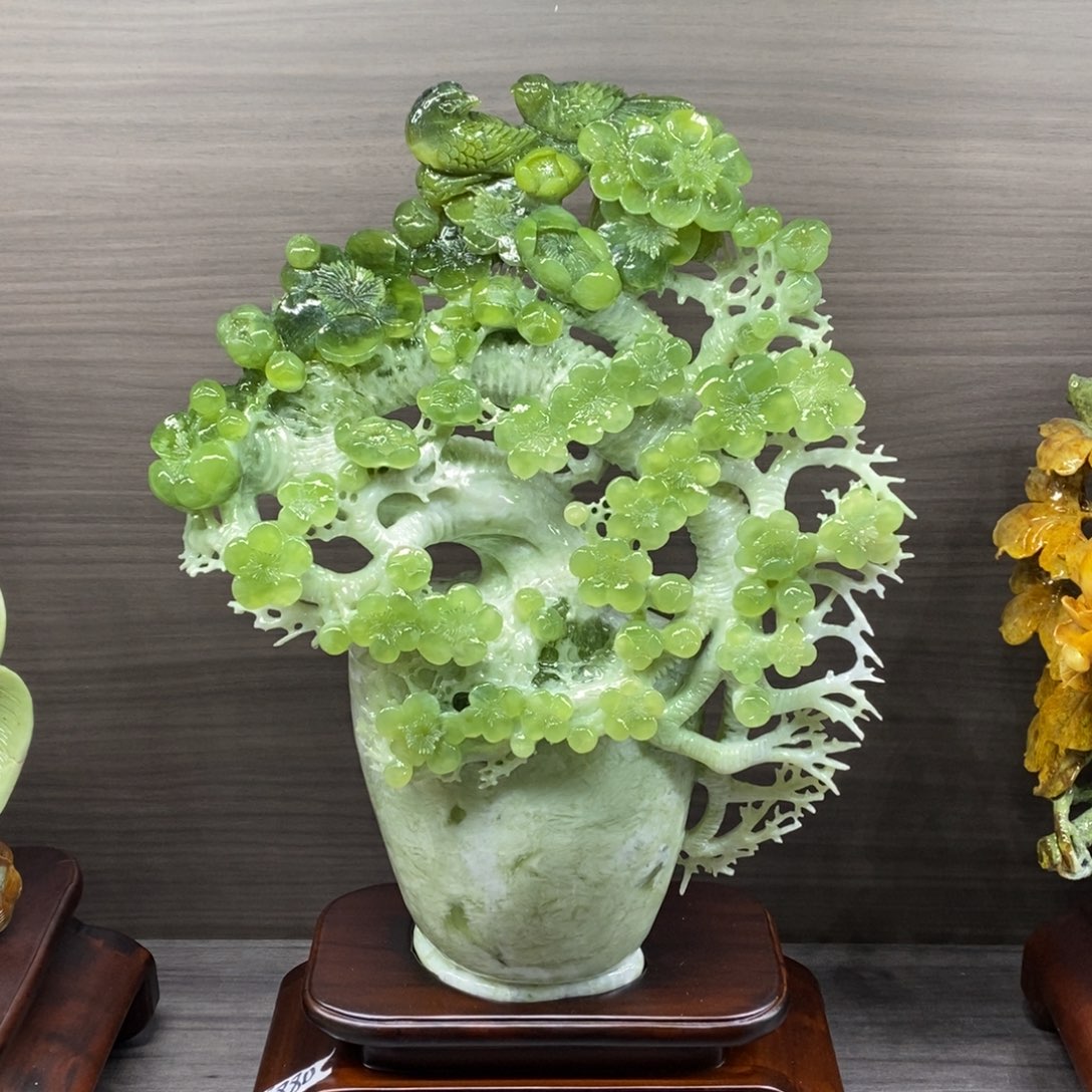 蛇纹石玉未镶嵌珠宝奇石