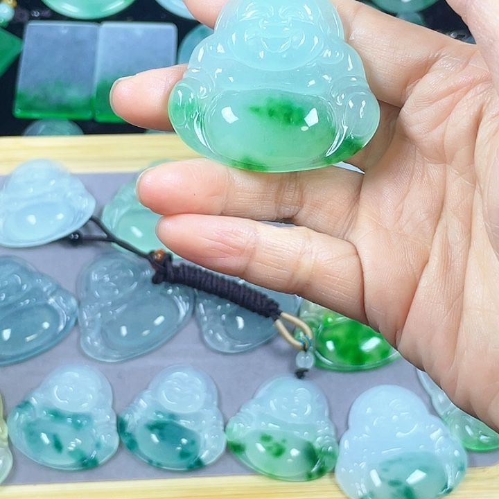 鑫***）翡翠未镶嵌颈饰吊坠