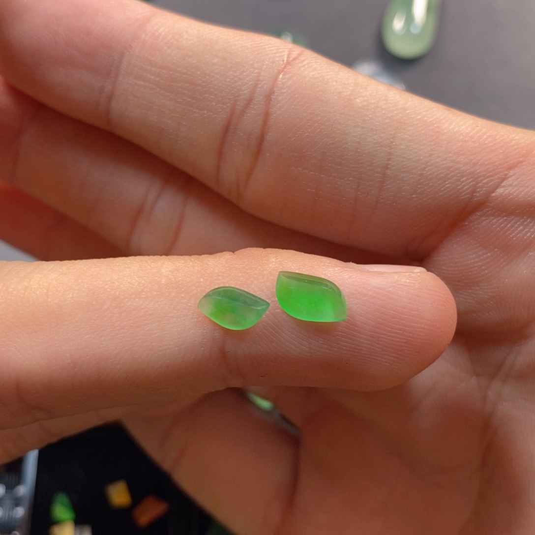 翡翠挂件18K金镶嵌翡翠珠宝翡翠珠宝