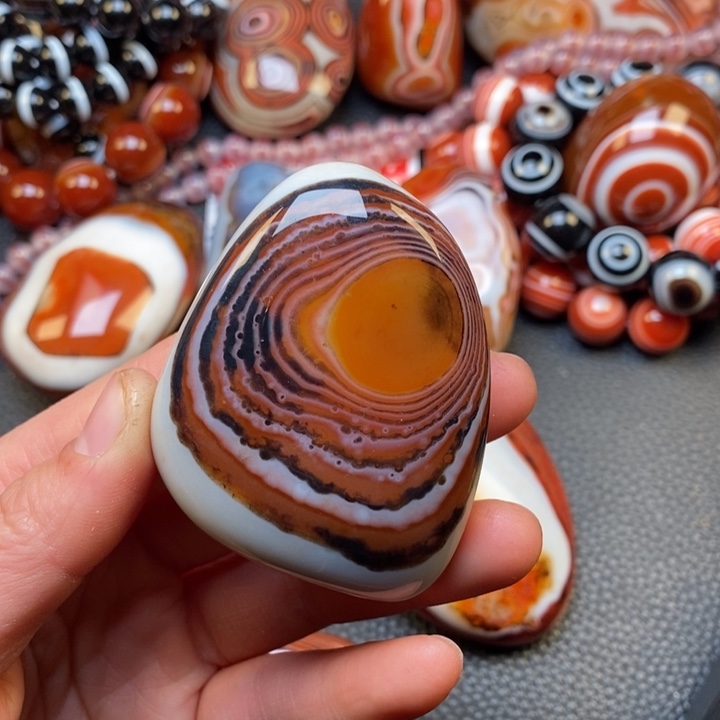 用***6玛瑙/玉髓未镶嵌颈饰