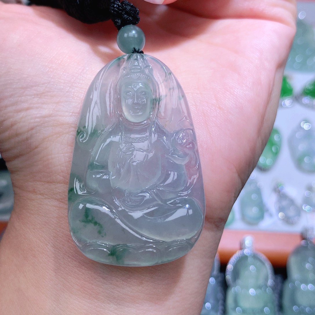 翡翠未镶嵌颈饰大势至