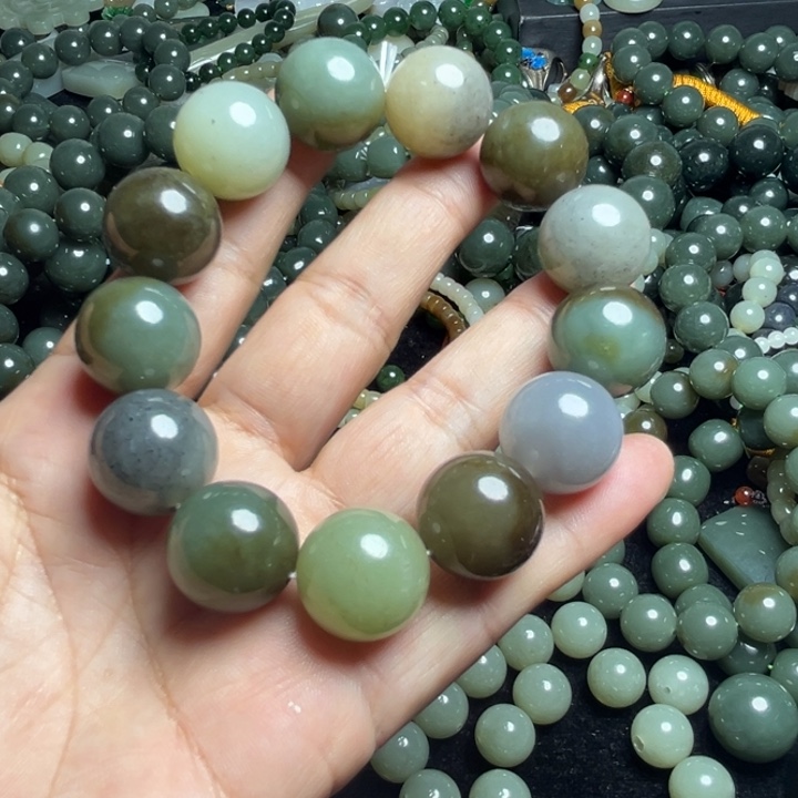 和田玉手串未镶嵌18