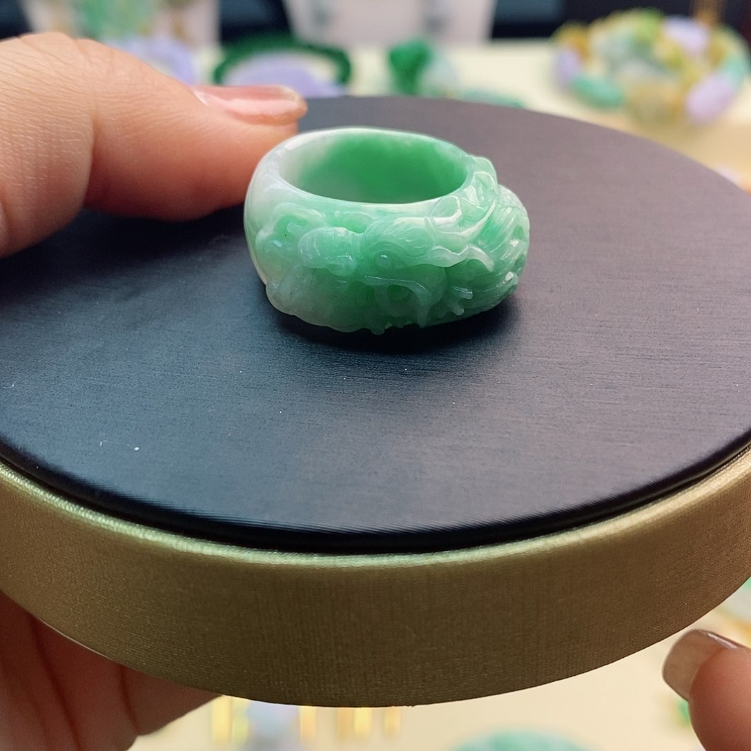 翡翠戒指未镶嵌翡翠雕刻祥龙扳指18
