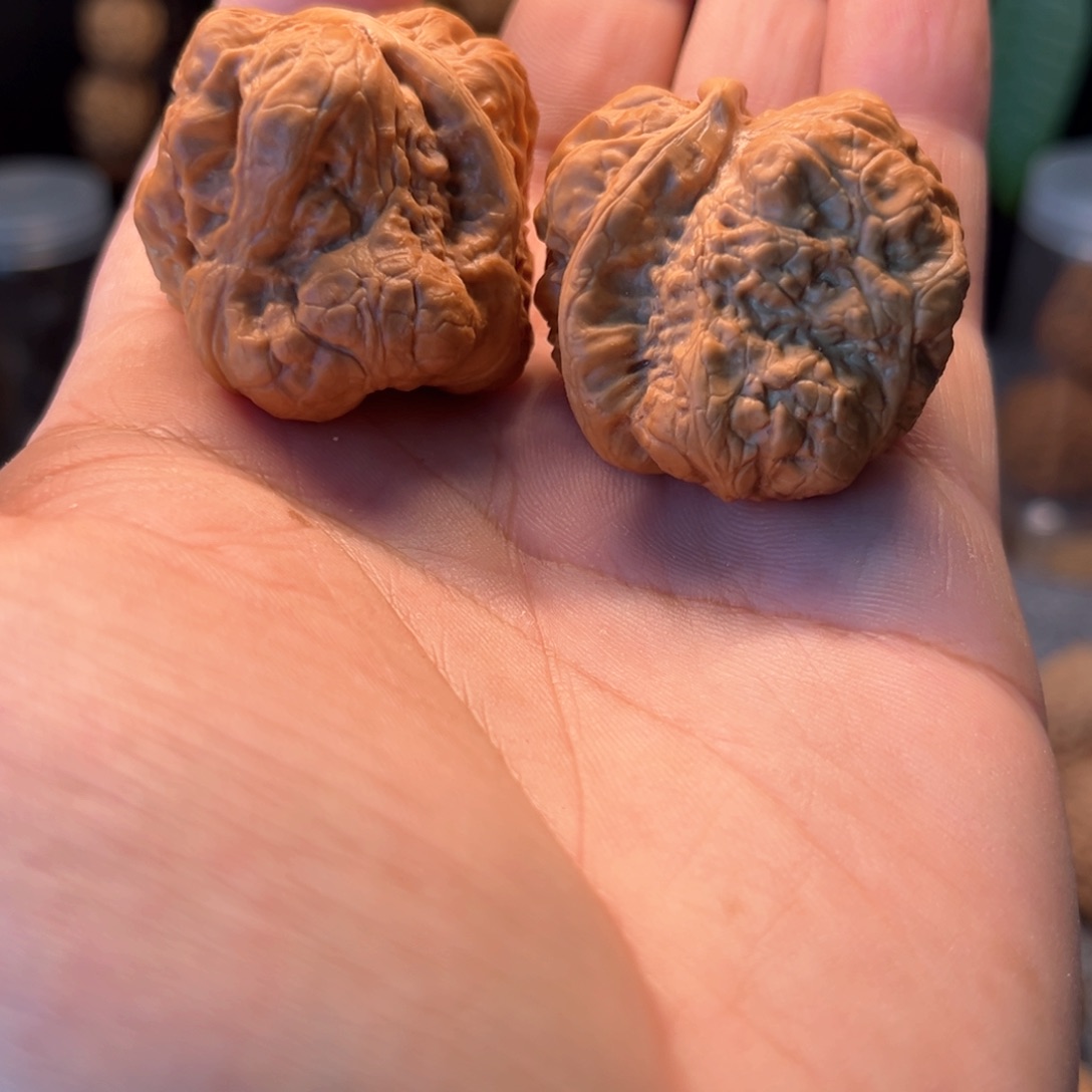文玩核桃把件d****e蛤蟆异形