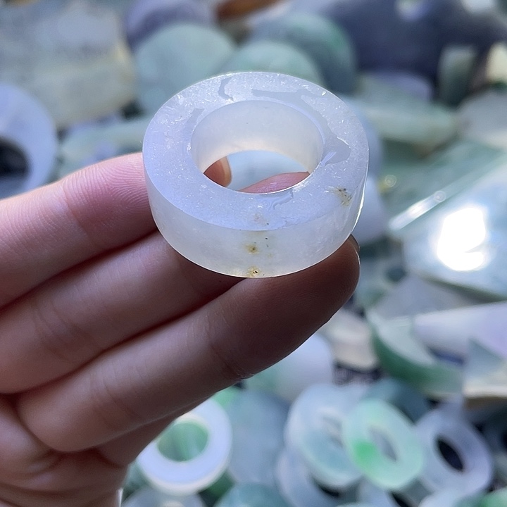 定制翡翠未镶嵌翡翠