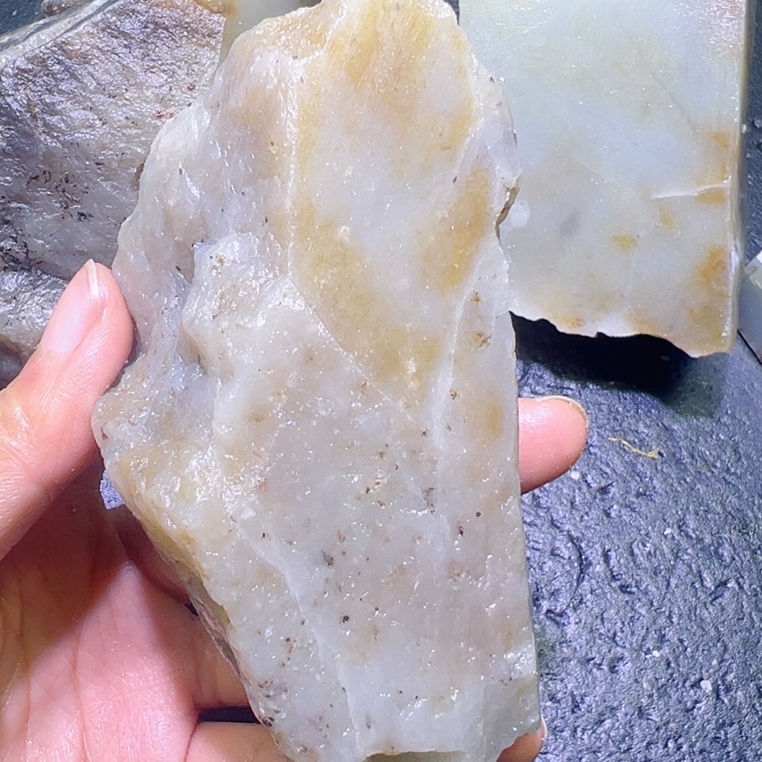 和田玉未镶嵌珠宝半成品