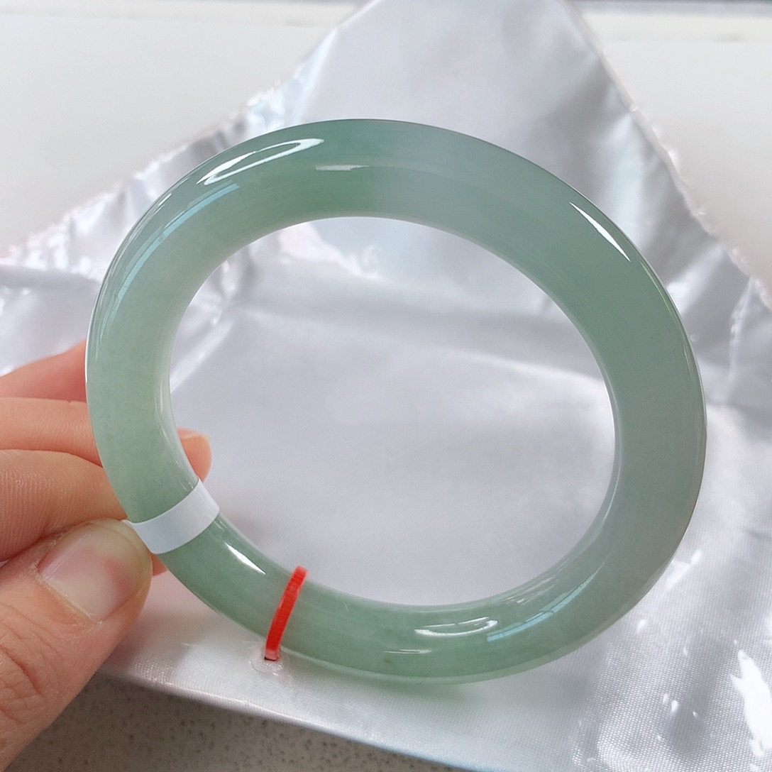 翡翠手镯未镶嵌 圆条⭐⭐⭐⭐⭐强烈推荐①①④