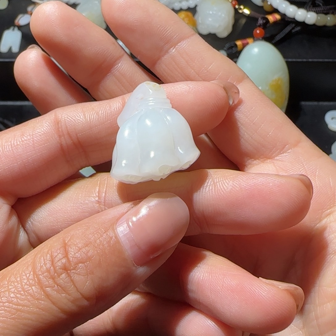 和田玉颈饰未镶嵌追**，