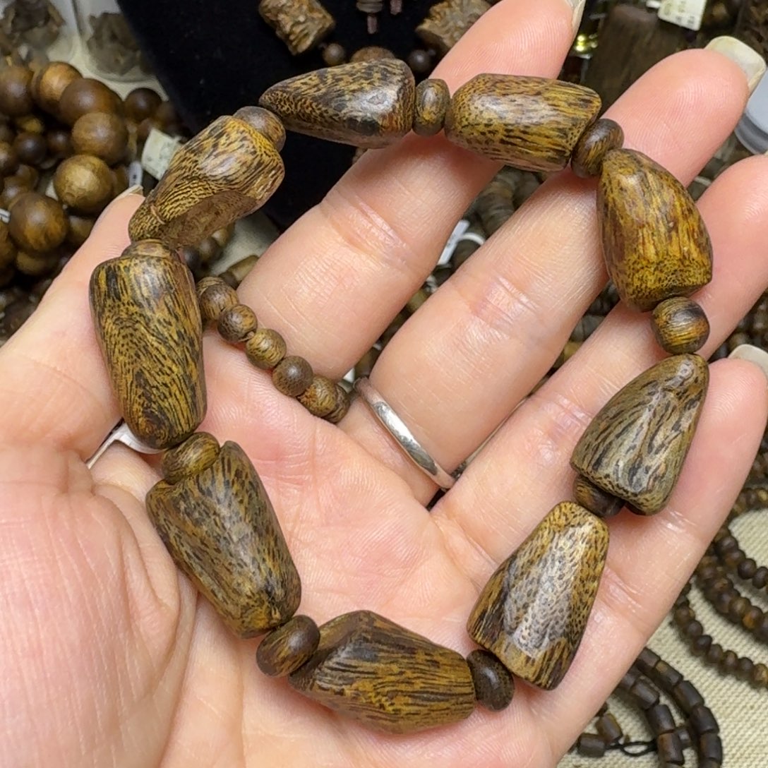 沉香手串树丁乌身卡1.2-12克多样性发货一条