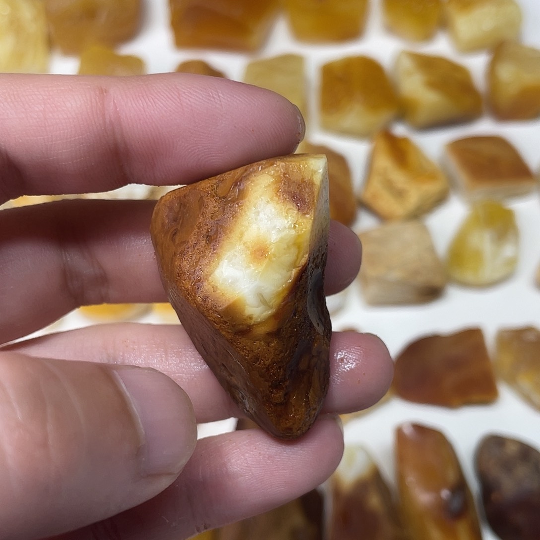 定制琥珀未镶嵌原矿琥珀