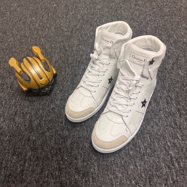 未使用 DIOR/迪奥 /40码/白色侧标德训高帮板鞋/公价8600