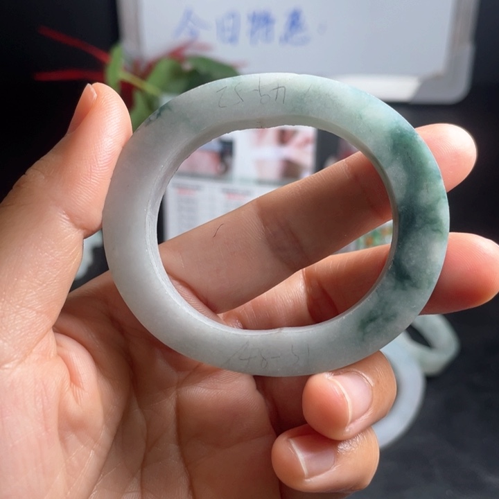 定制翡翠手镯未镶嵌手镯