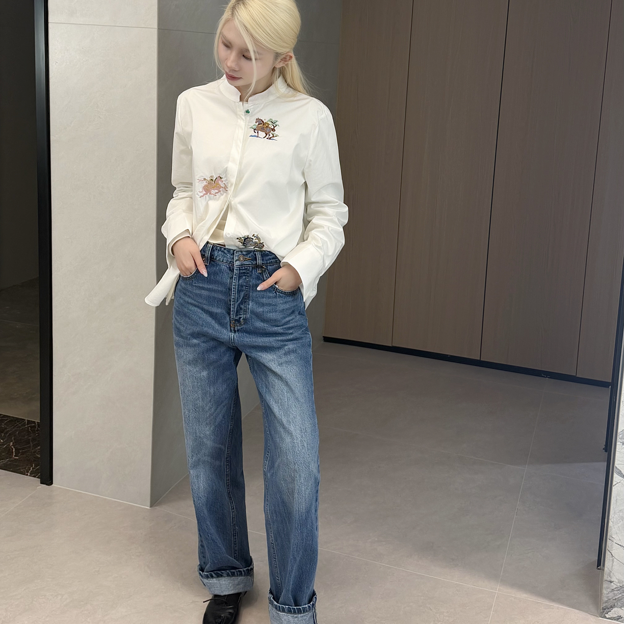 新款直筒显瘦休闲牛仔裤