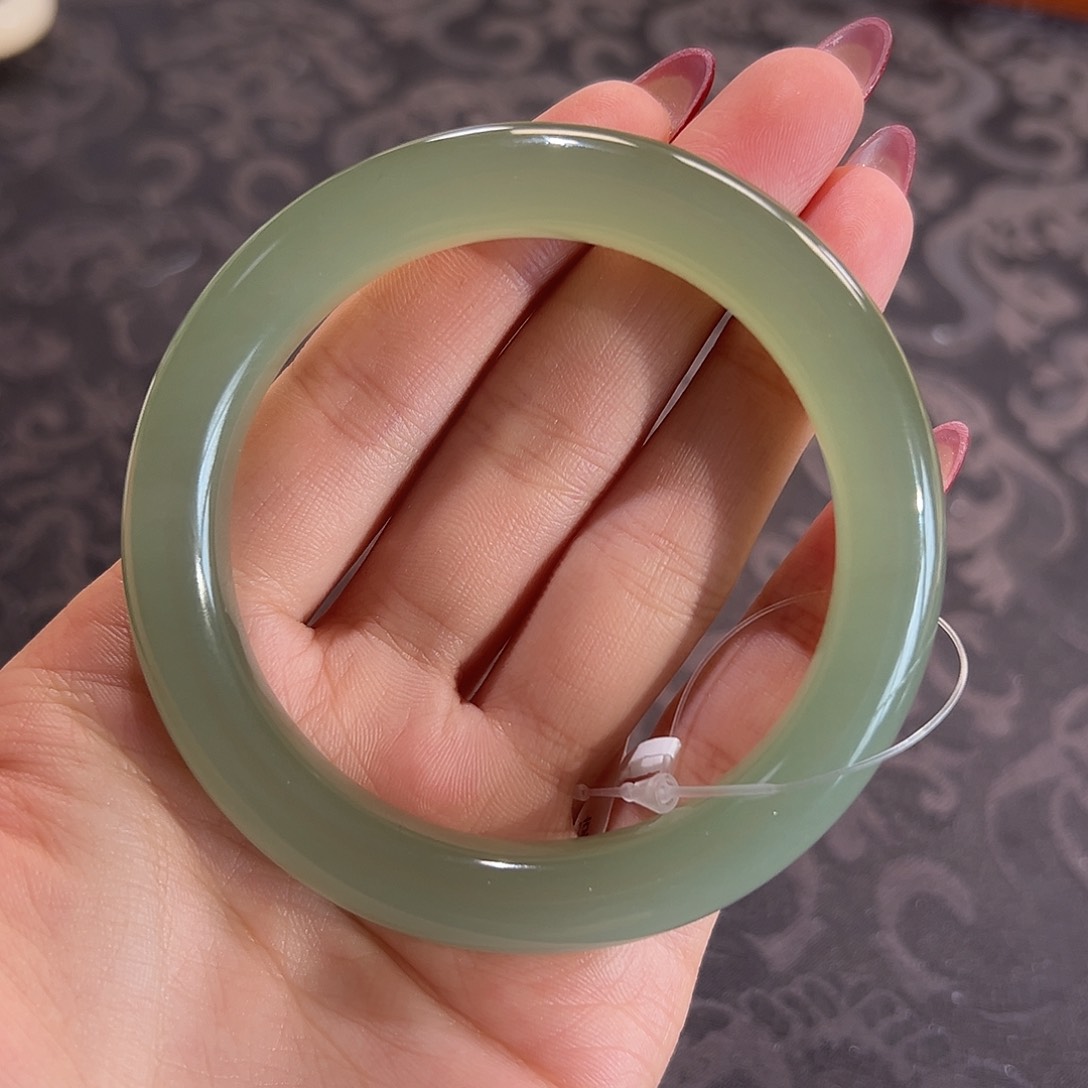 和田玉手镯未镶嵌冰猫湖水绿