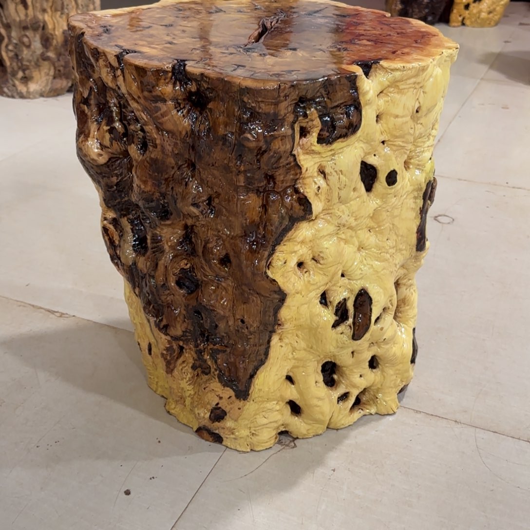 指***针龙纹鸡心枣木手工艺品 