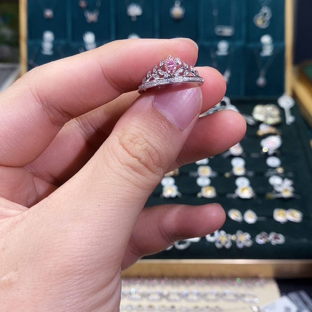 钻石戒指/指环18K金镶嵌戒指