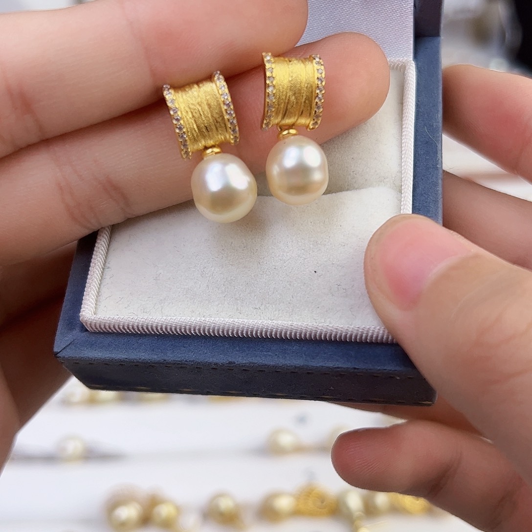 海水珍珠耳饰未镶嵌