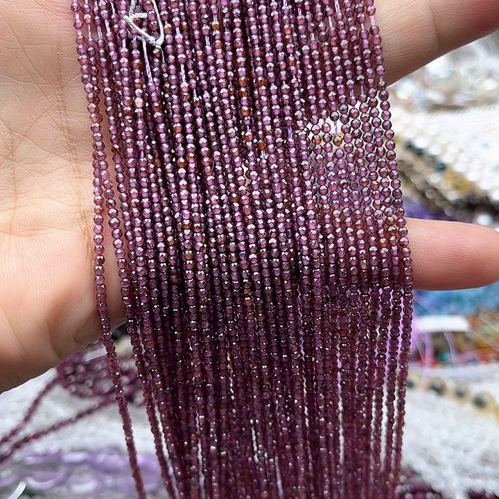 未镶嵌玛瑙/玉髓珠宝半成品一条2mm左右紫牙乌石榴石刻面