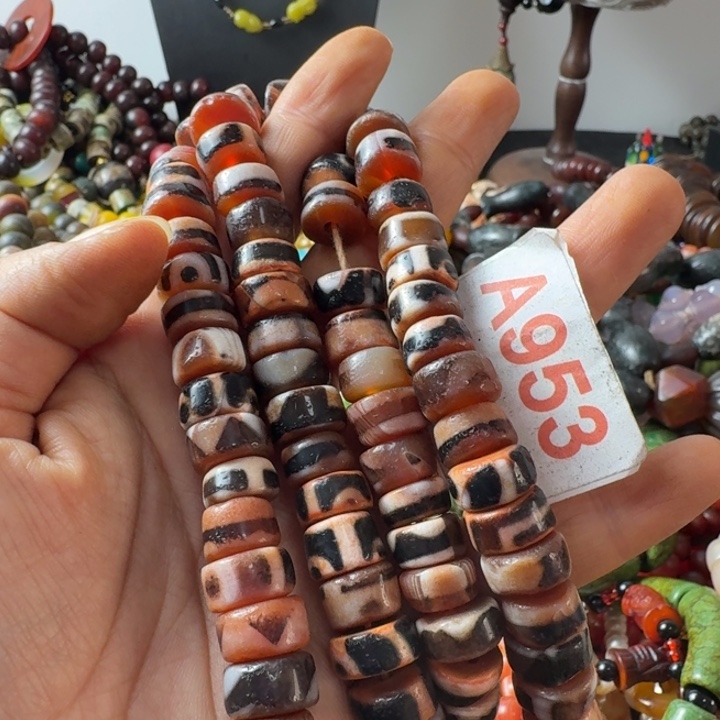 用***2玛瑙/玉髓未镶嵌颈饰