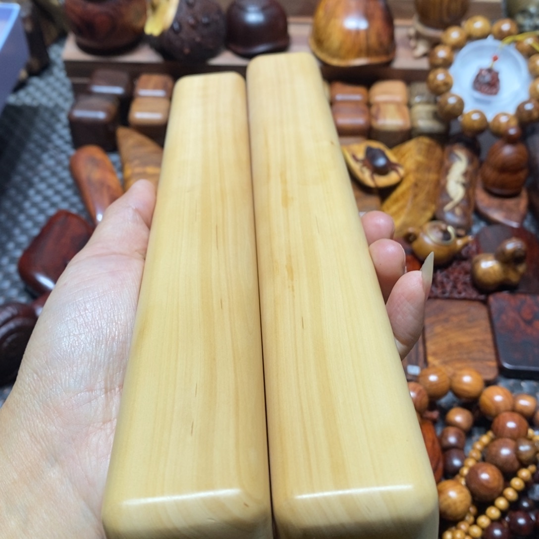 齐***胜木黄杨木镇尺一对