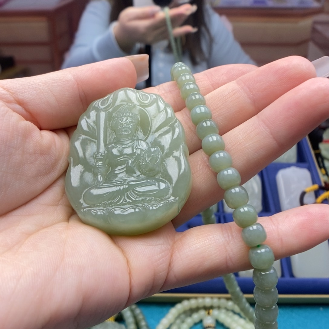 和田玉颈饰未镶嵌陈*伙