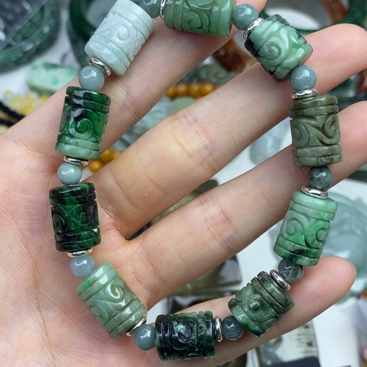 颈饰未镶嵌翡翠吊坠