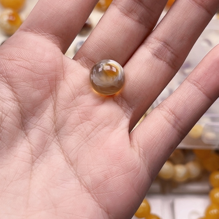 手串琥珀未镶嵌荧光珠子打孔不退不换