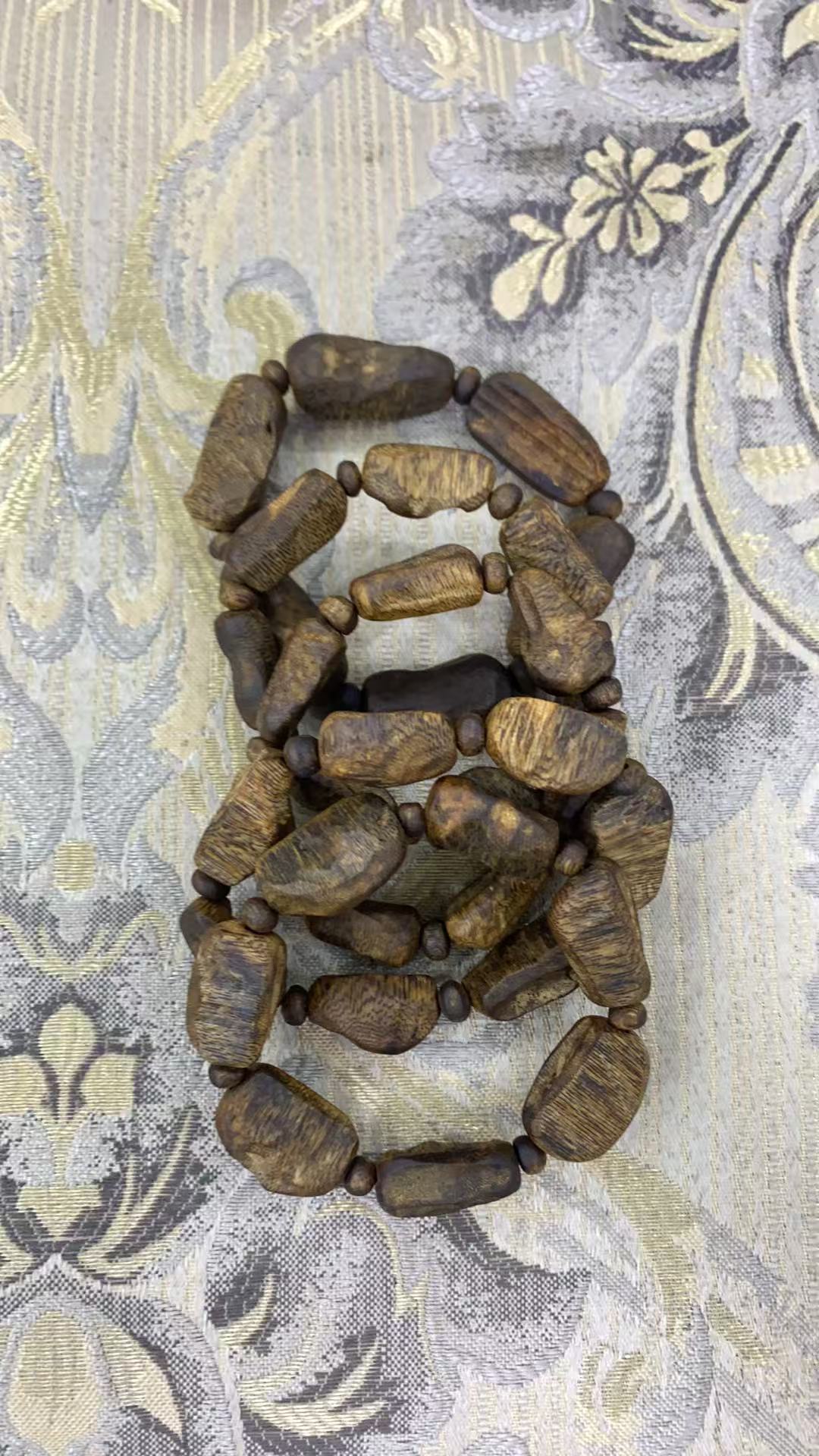 沉香奇楠留疤随形手串/gh0006db(多样性发其一)