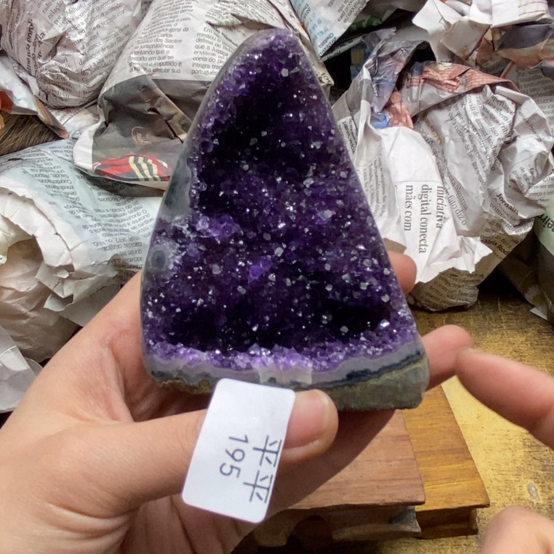 紫晶乌拉圭未镶嵌