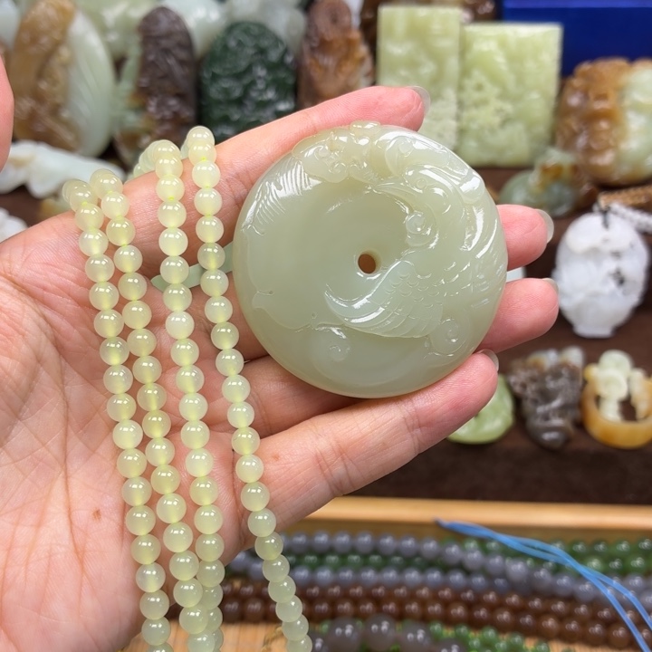 颈饰未镶嵌和田玉