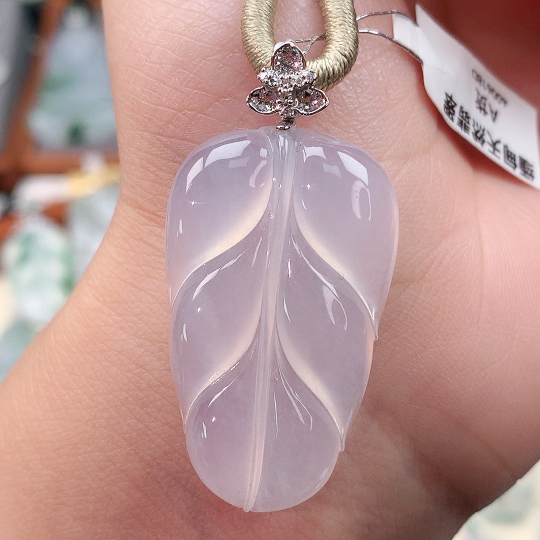 颈饰18K金镶嵌翡翠叶子