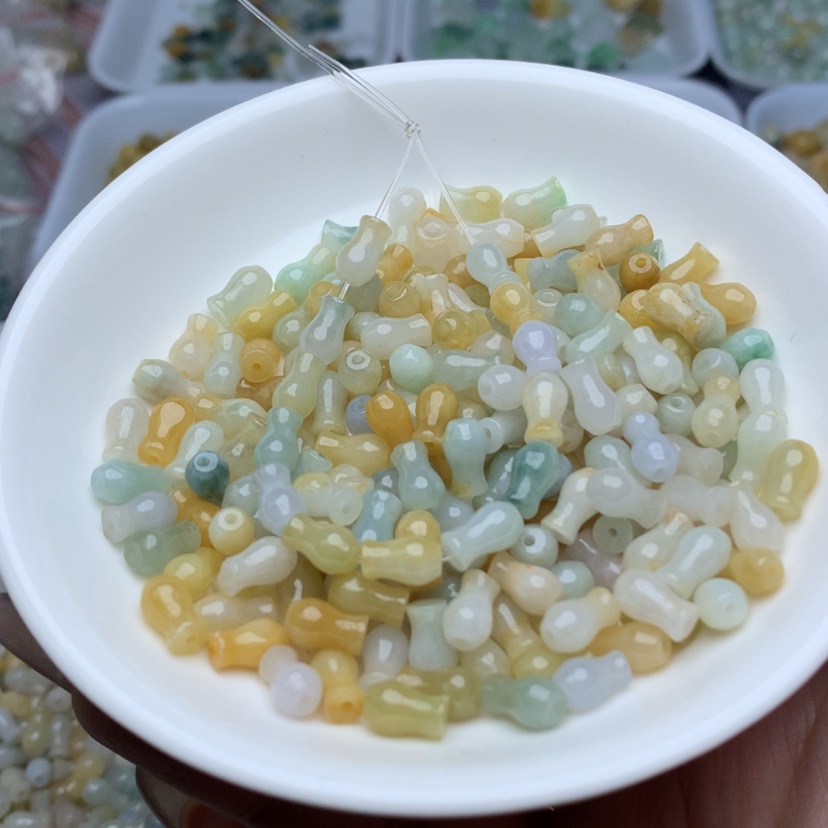 【闪购商品】翡翠手链未镶嵌卡5乘8冰多宝花瓶50颗