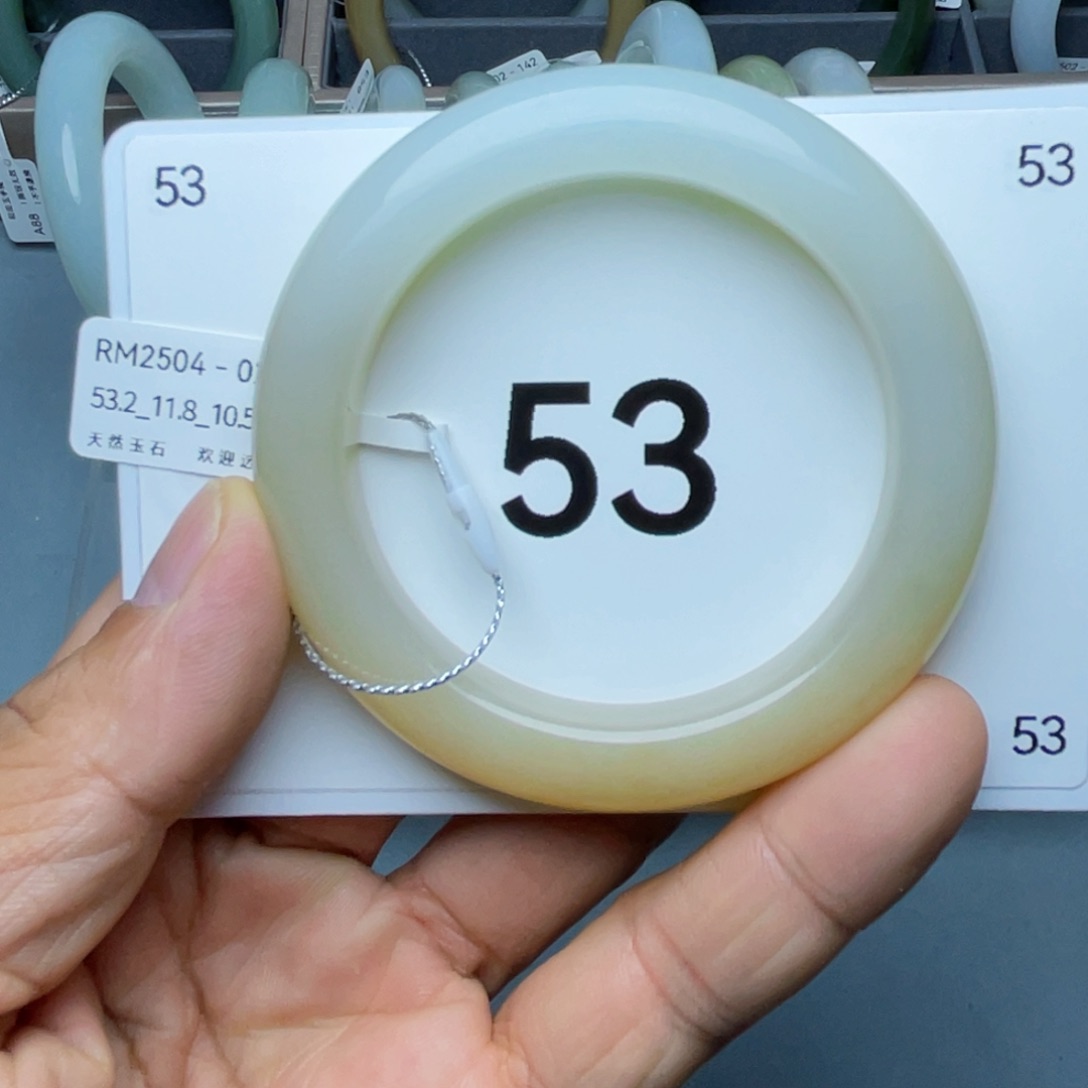 和田玉手镯未镶嵌