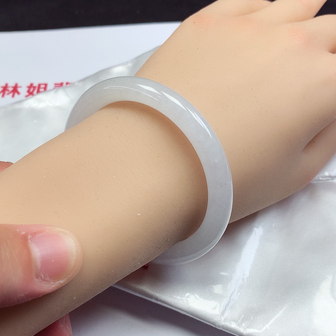 翡翠手镯未镶嵌53圆条