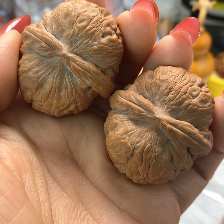 文玩核桃把件阳**力元宝微黄