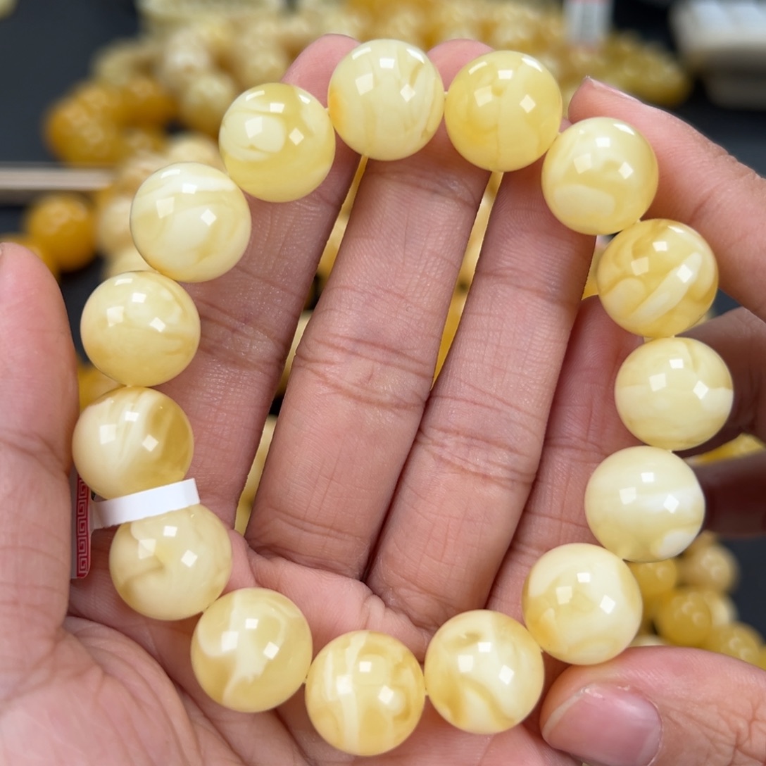 琥珀未镶嵌手链24.1克